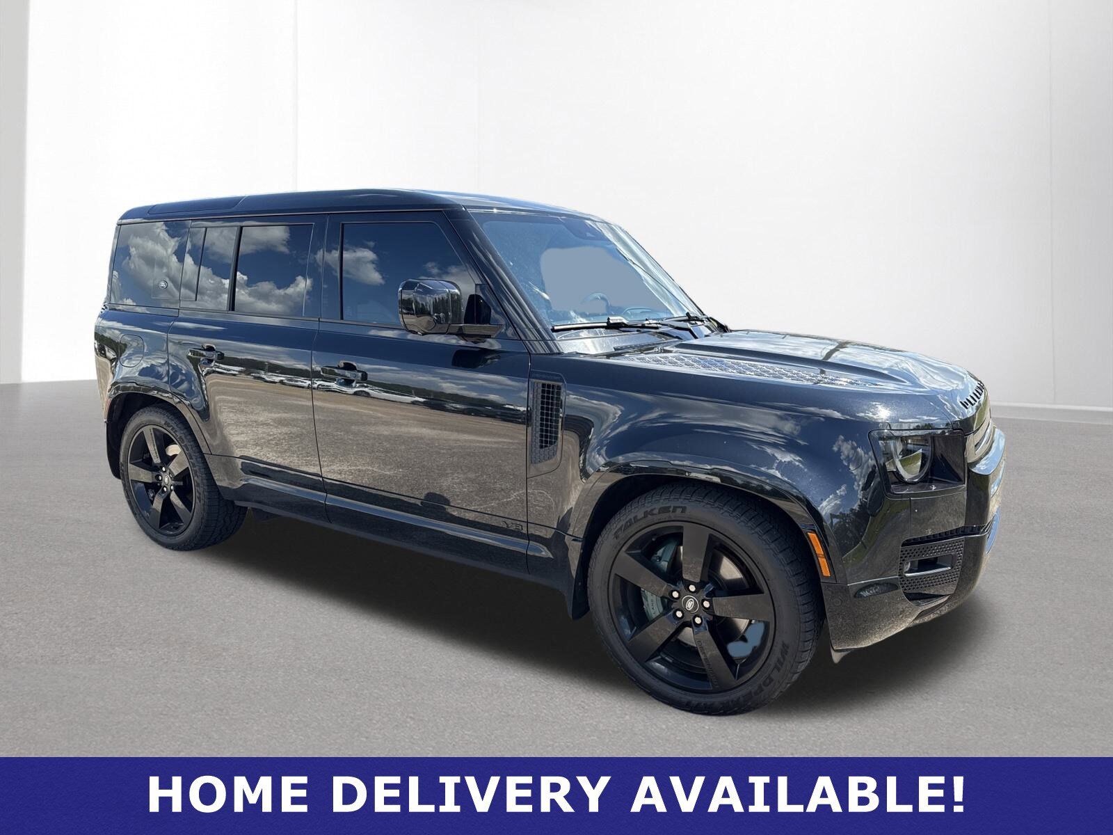 2024 LAND ROVER Defender