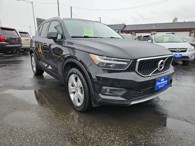 2022 VOLVO XC40