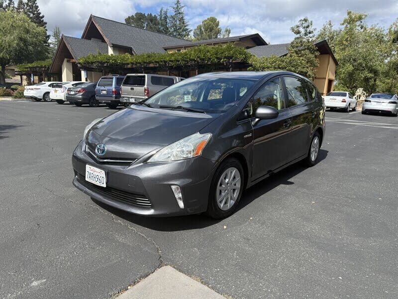 Toyota Prius V