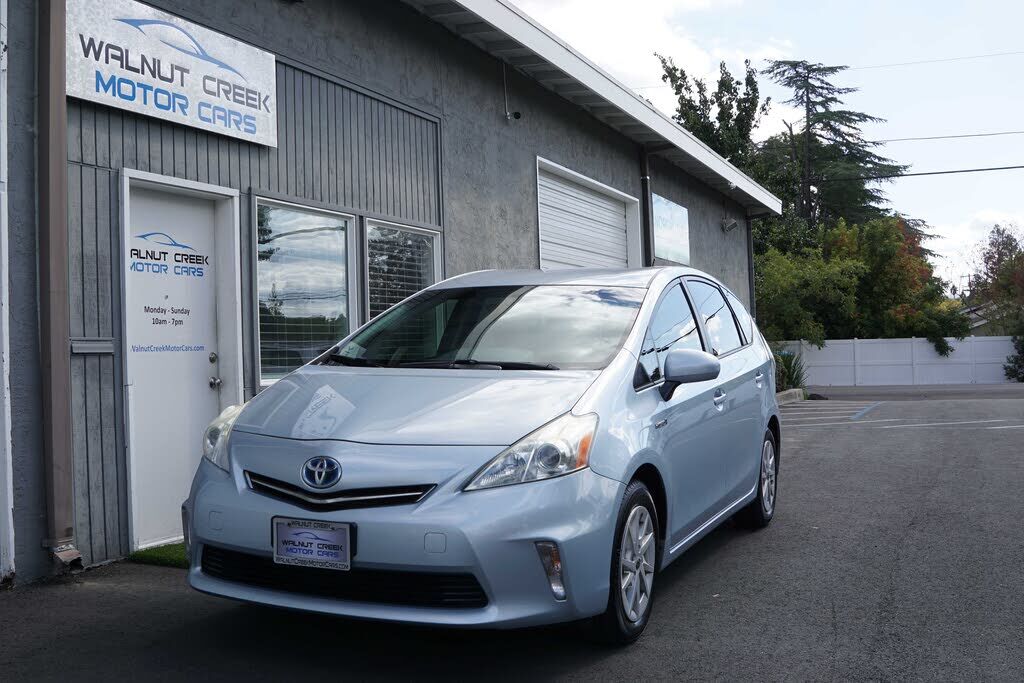 Toyota Prius V
