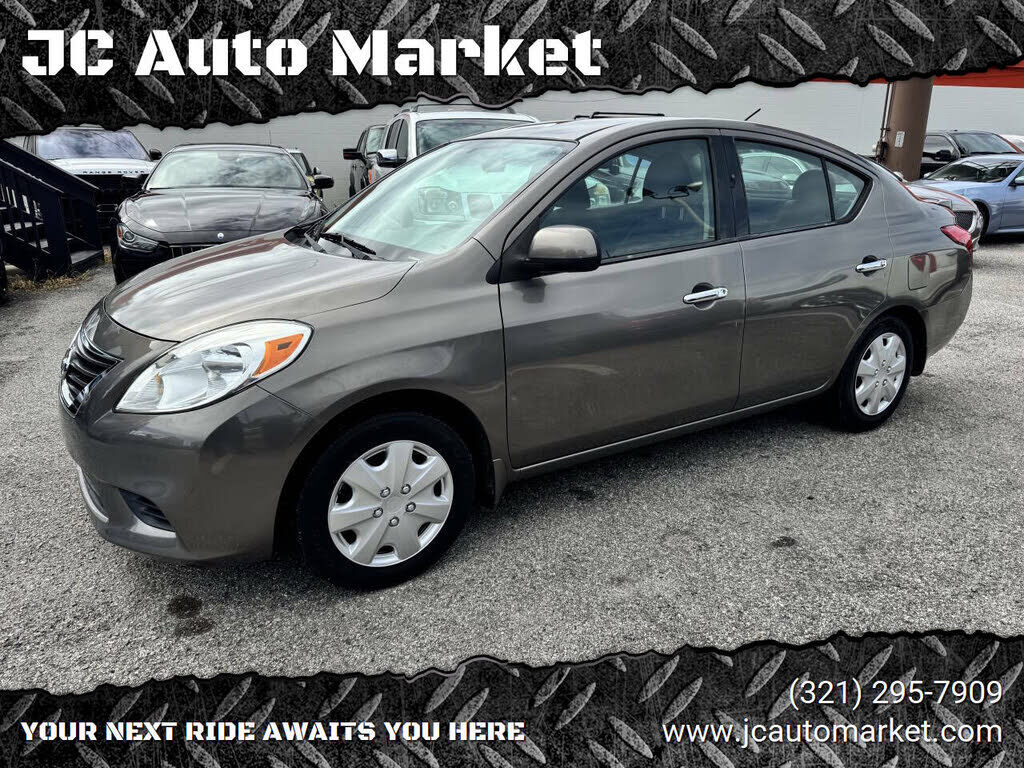 Nissan Versa