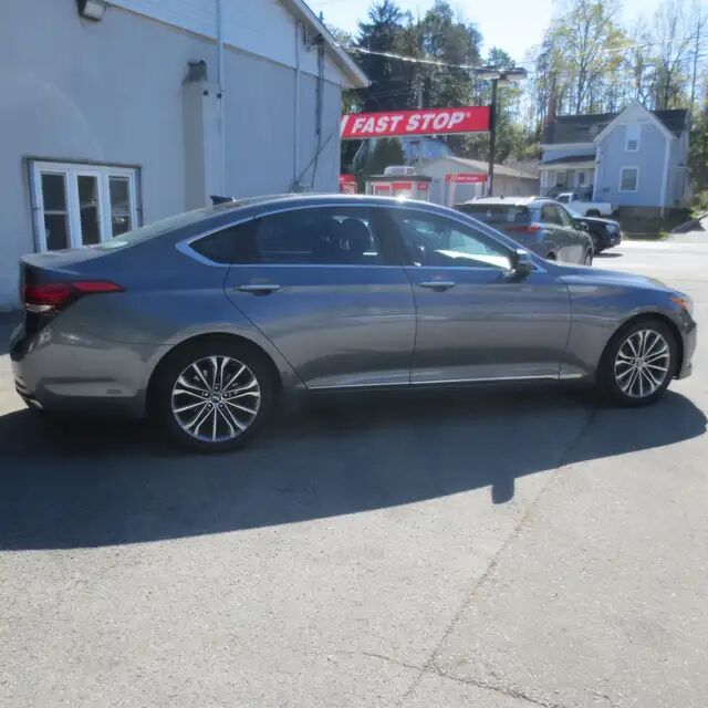 Hyundai Genesis