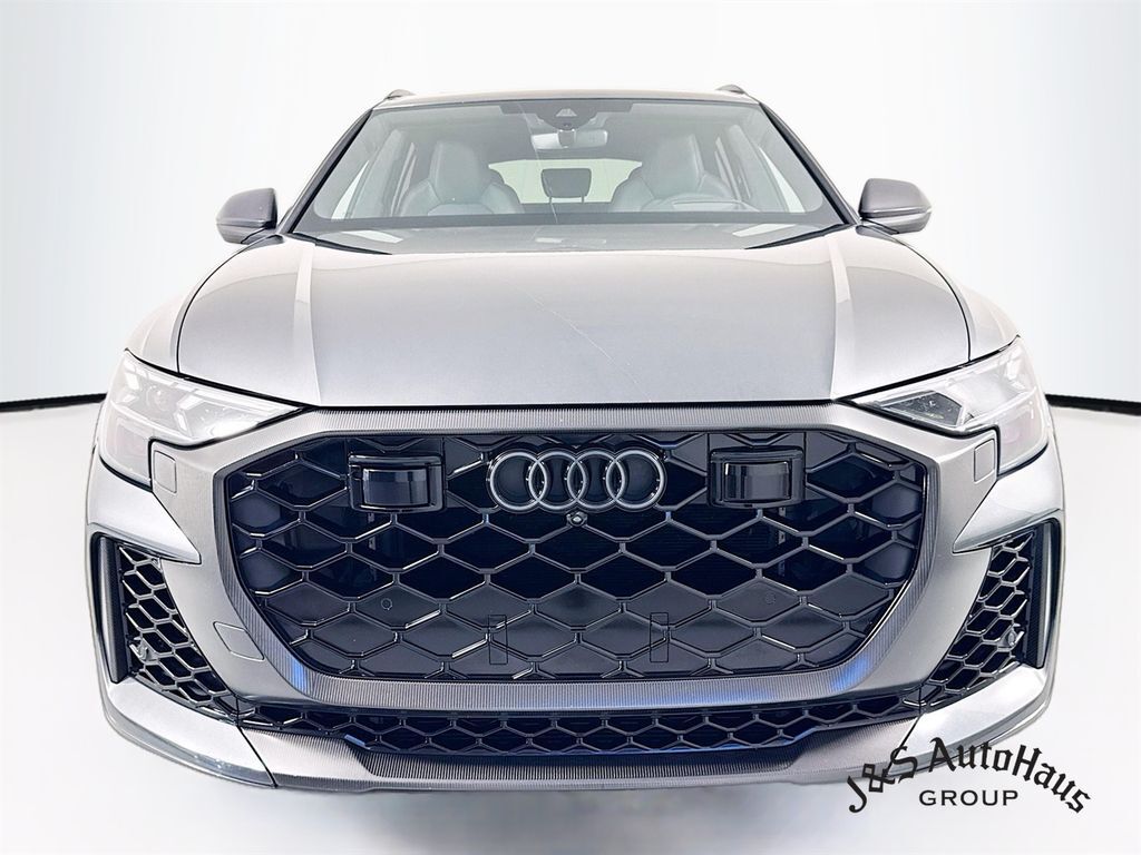 2025 Audi RS Q8