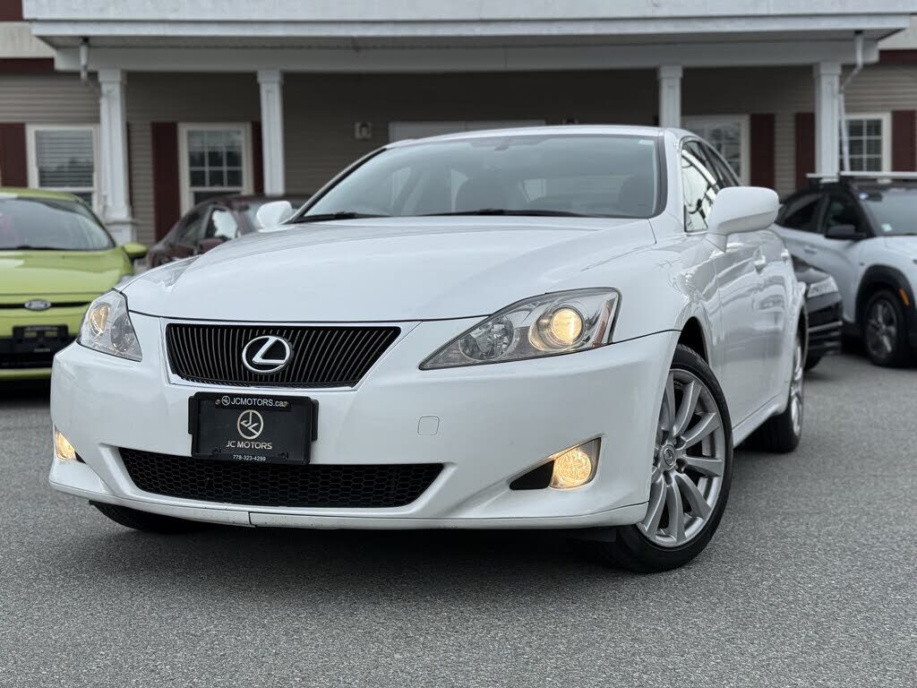 Lexus IS