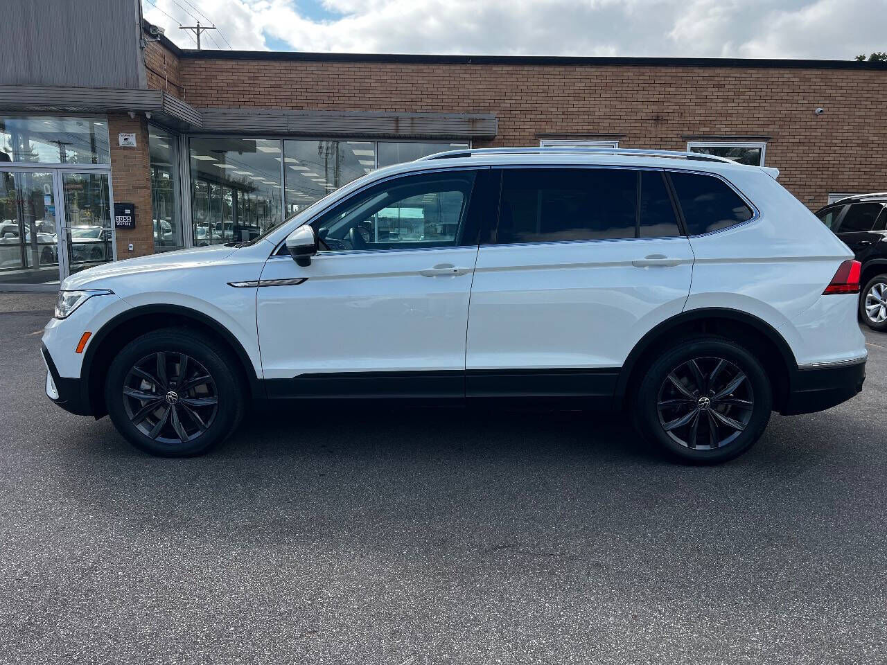 2023 VOLKSWAGEN Tiguan 4Motion