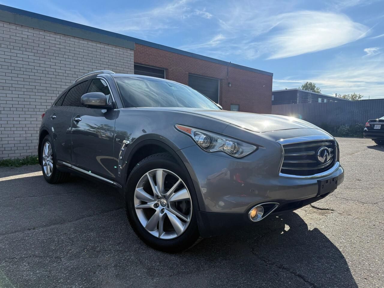 Infiniti QX70