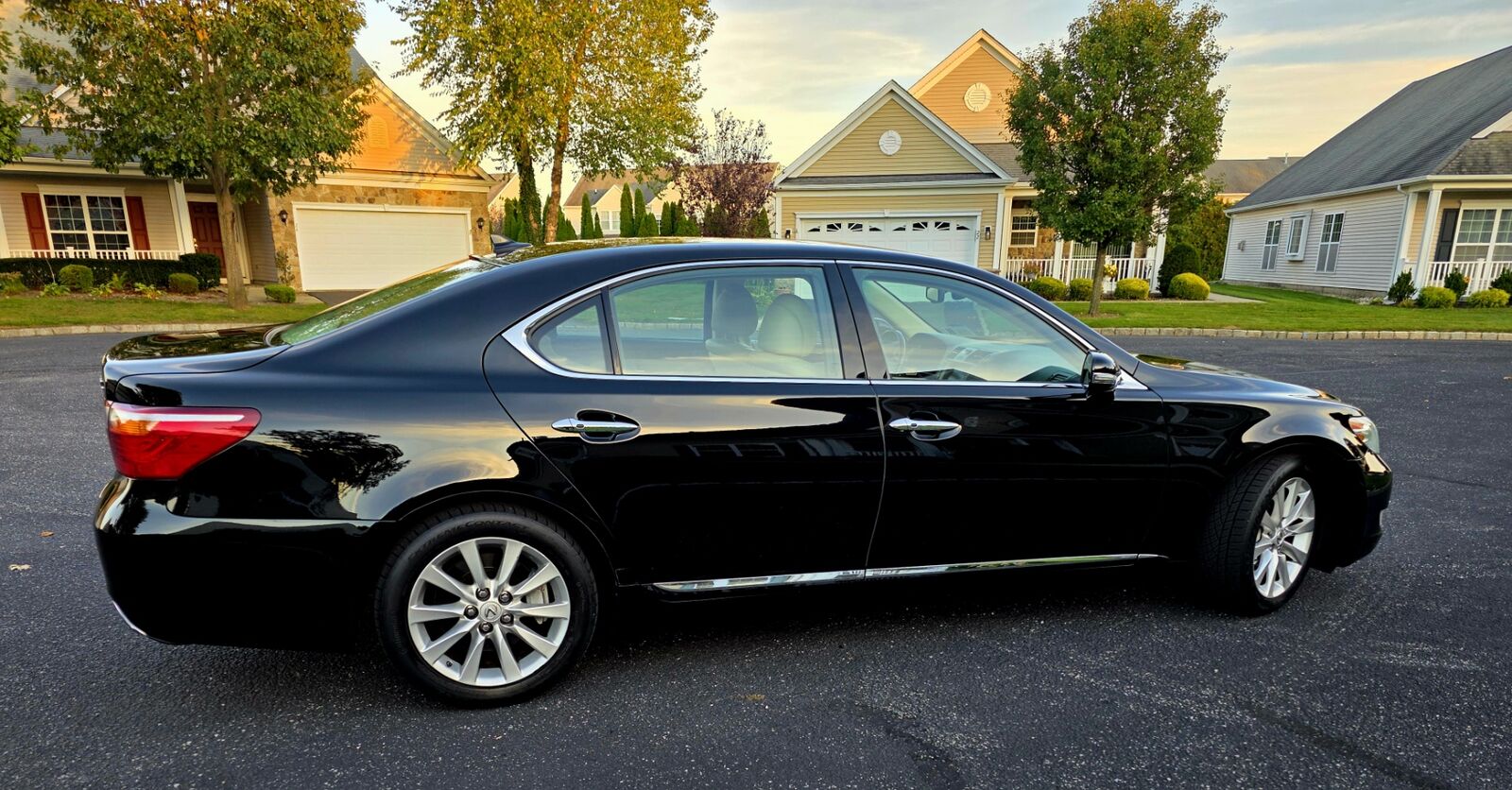 Lexus LS