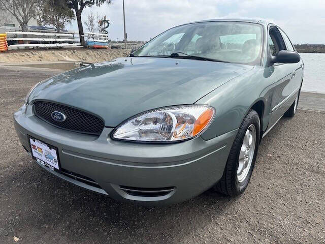 Ford Taurus