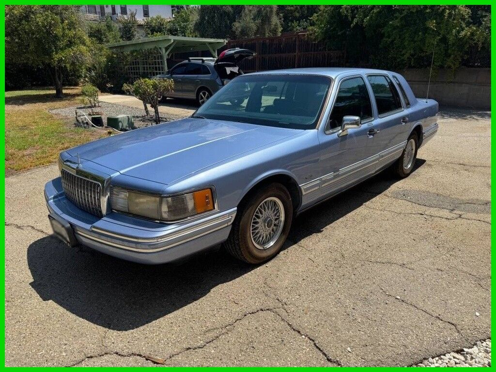 Lincoln Town Car