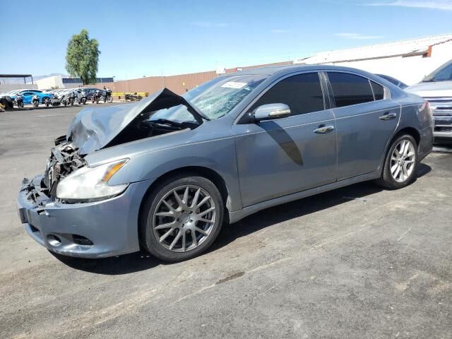 Nissan Maxima