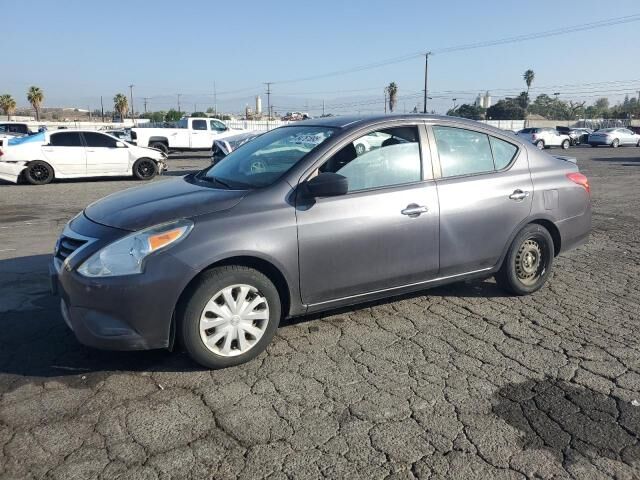 Nissan Versa