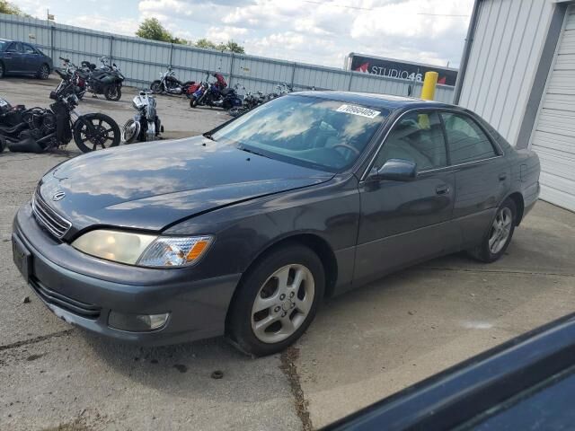 Lexus ES