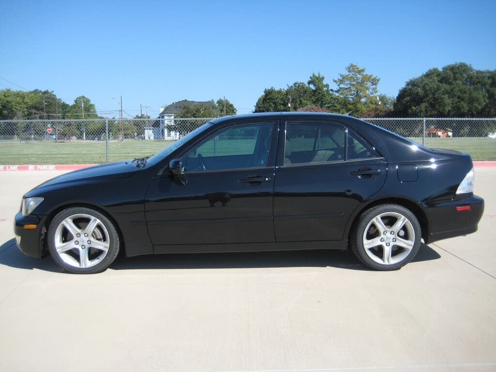 Lexus IS