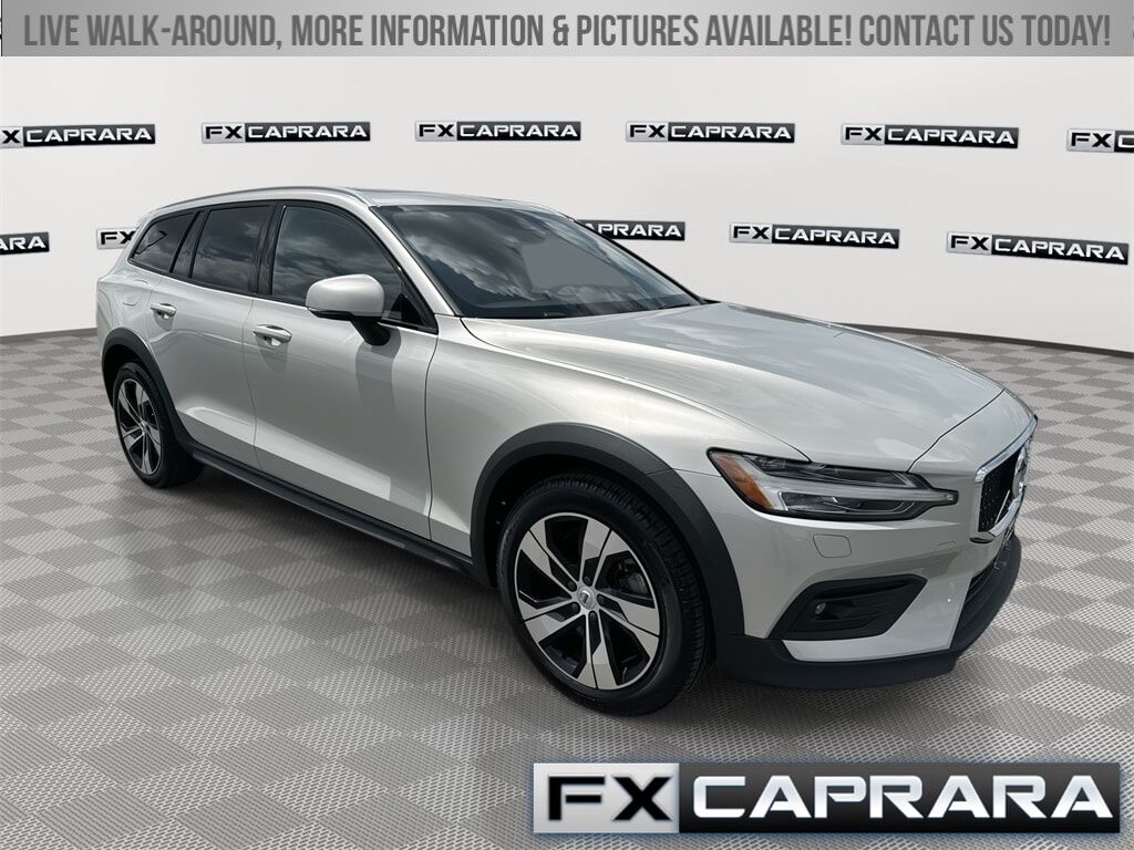 2022 VOLVO V60CC