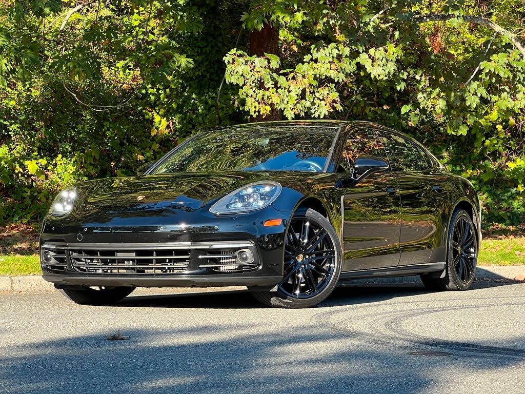 2018 PORSCHE Panamera