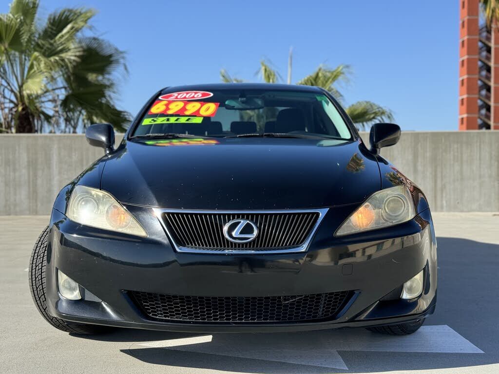 Lexus IS