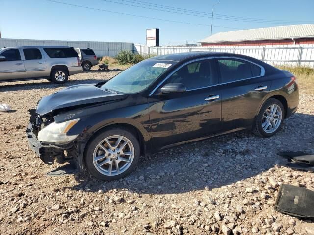 Nissan Maxima