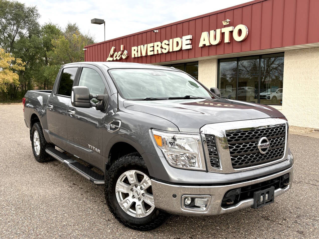 2017 NISSAN Titan
