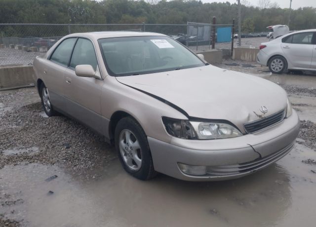 Lexus ES