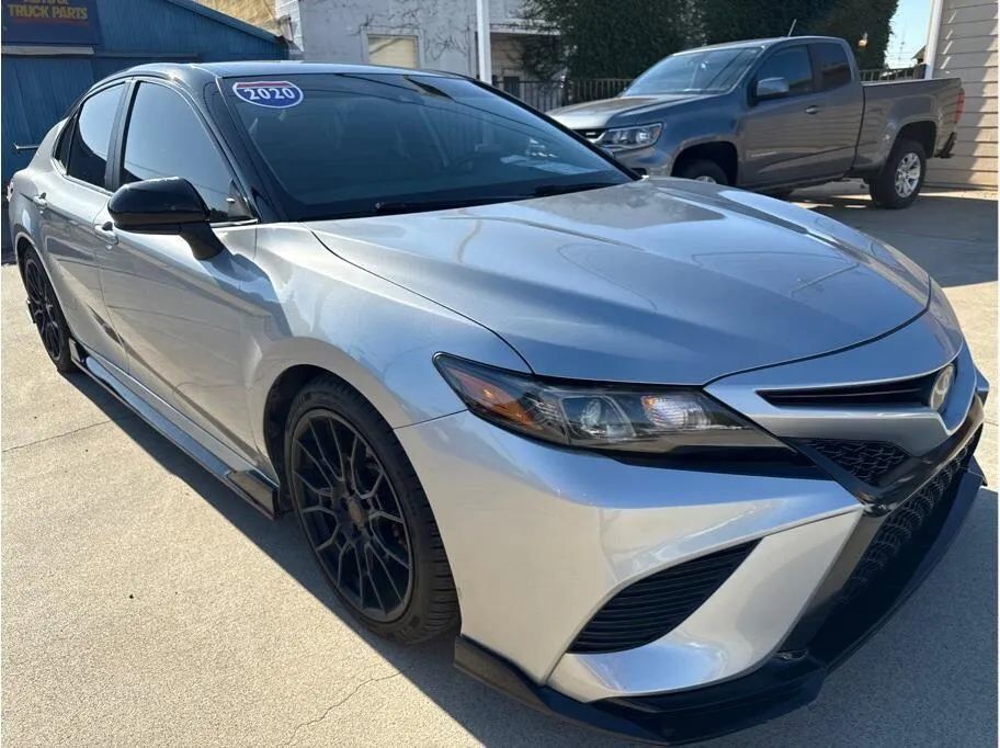 2020 TOYOTA Camry