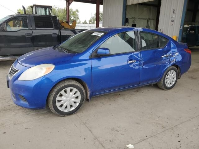 Nissan Versa
