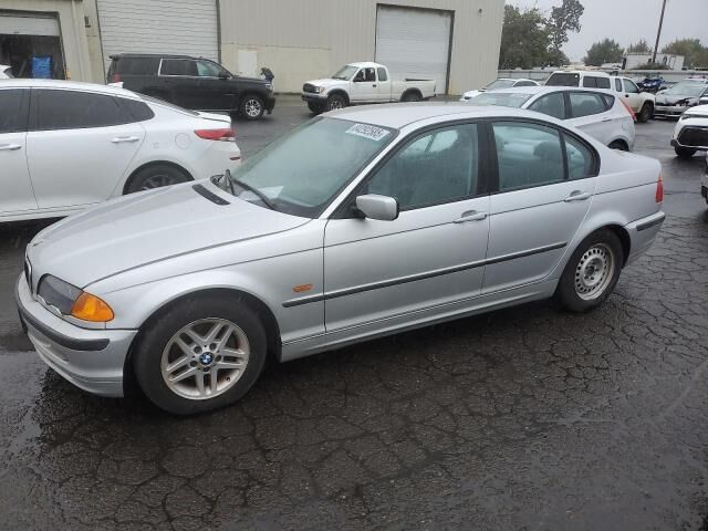 BMW 323i