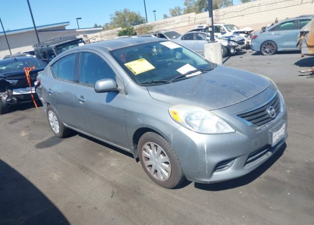 Nissan Versa