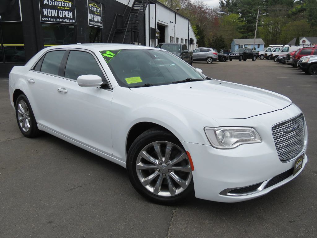 2017 CHRYSLER 300