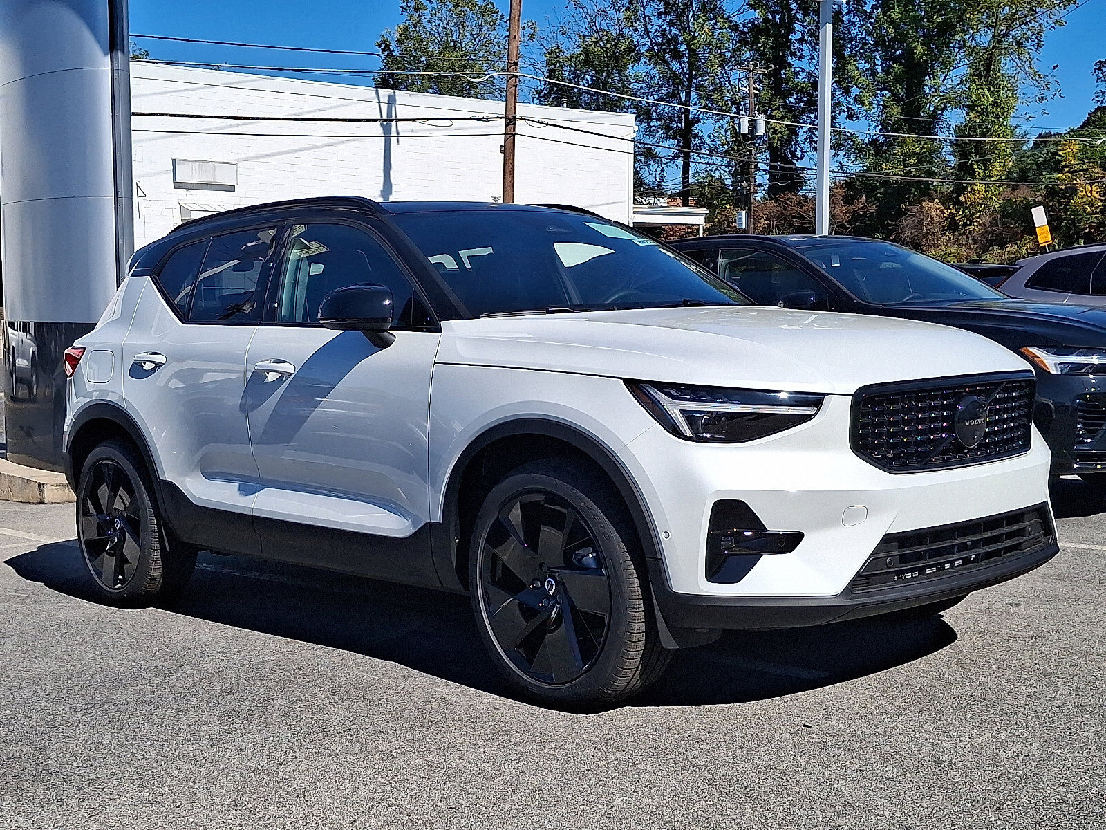 2026 VOLVO XC40