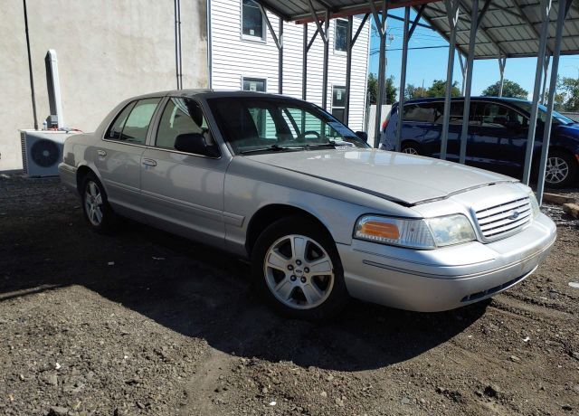Ford Crown Victoria