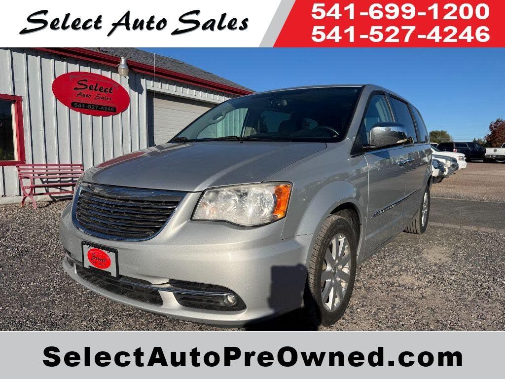 2012 CHRYSLER Town and Country