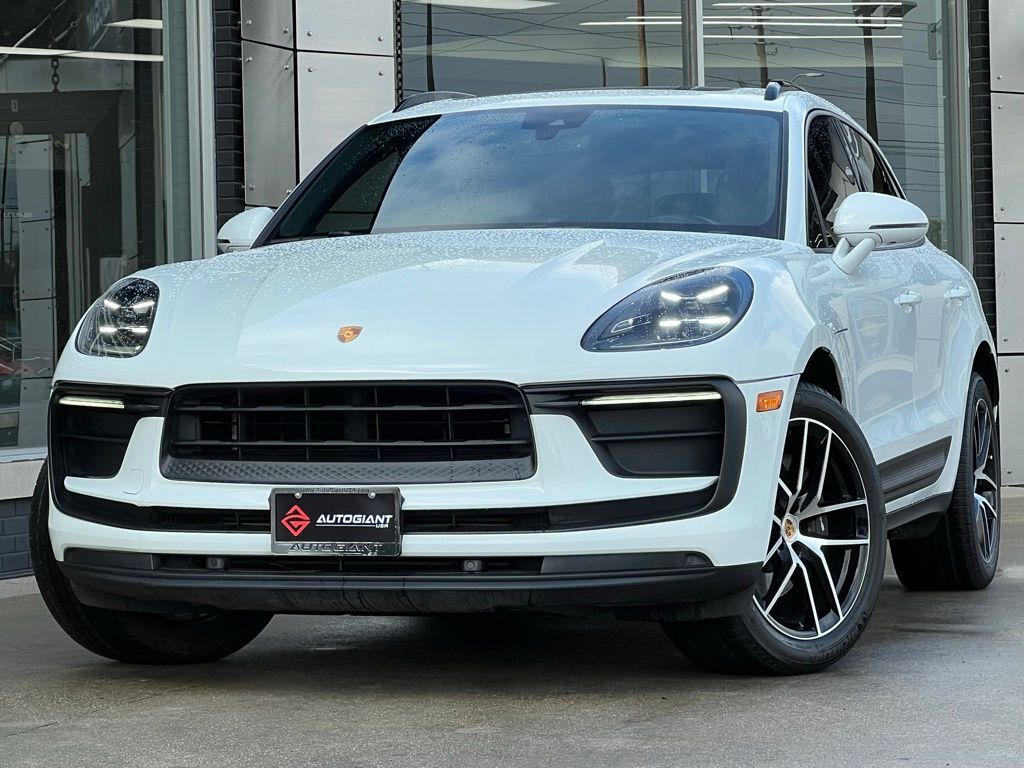 2022 PORSCHE Macan