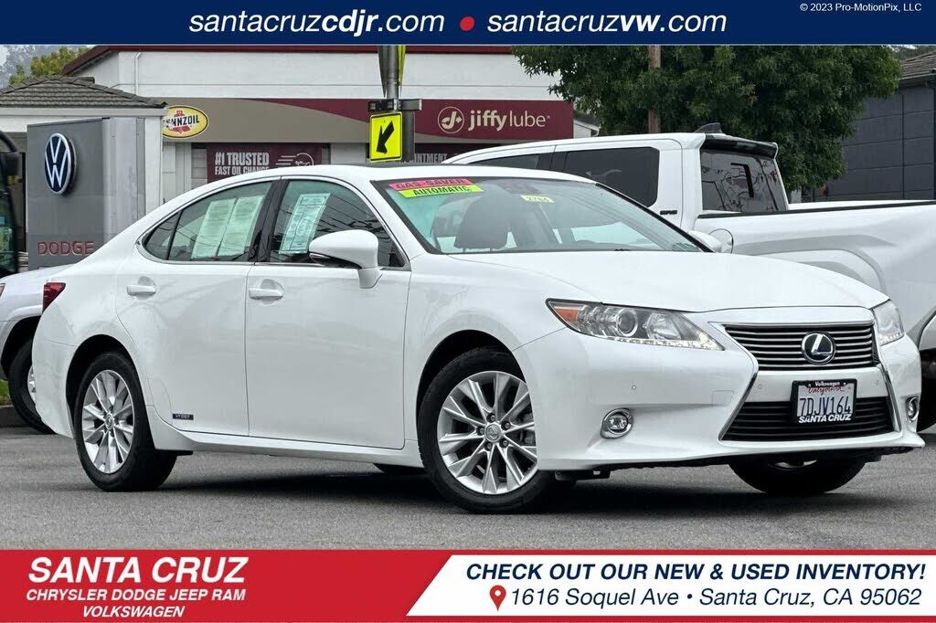 Lexus ES