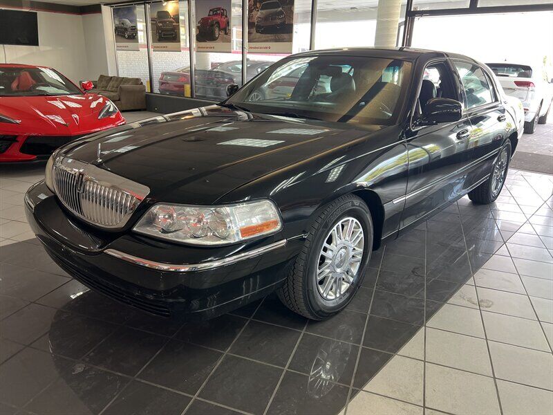 2009 LINCOLN Town Car