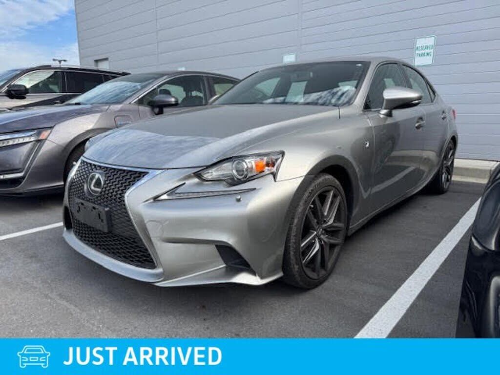 Lexus IS