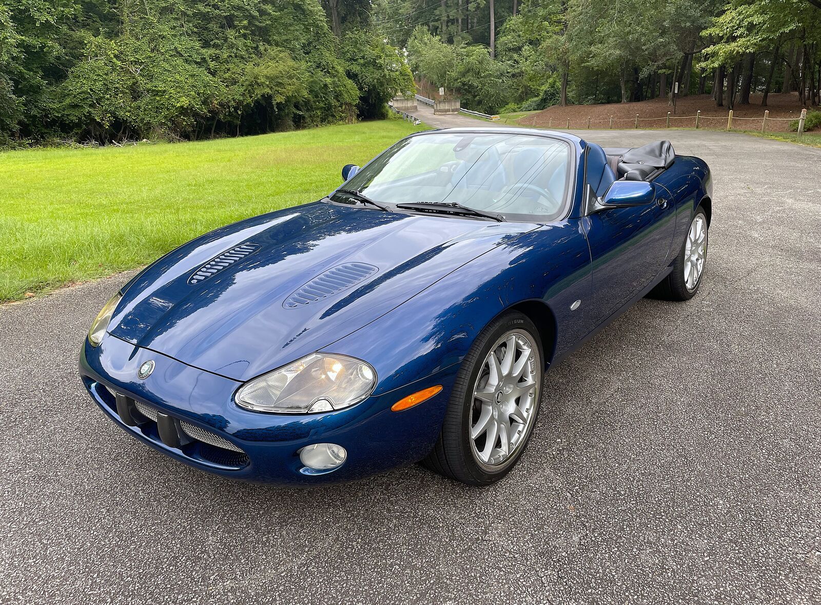 Jaguar XKR
