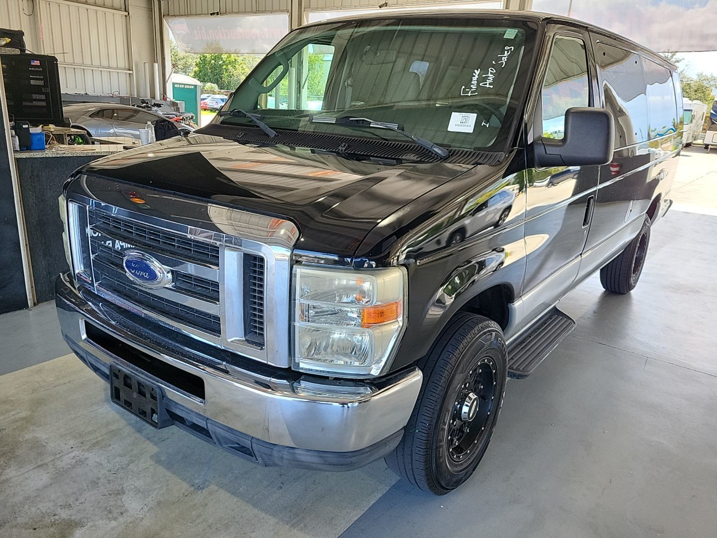 Ford E-350