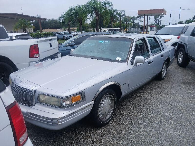 Lincoln Town Car