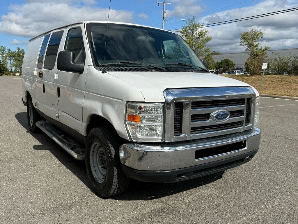 2013 FORD E-250