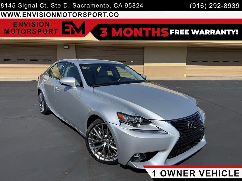 Lexus IS