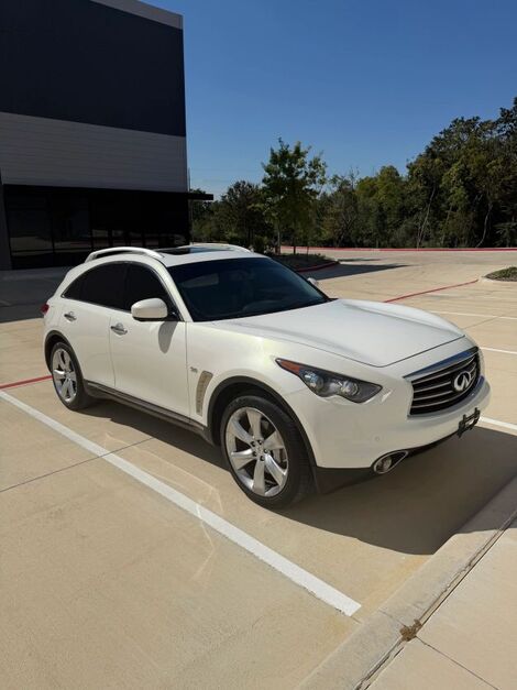 Infiniti QX70