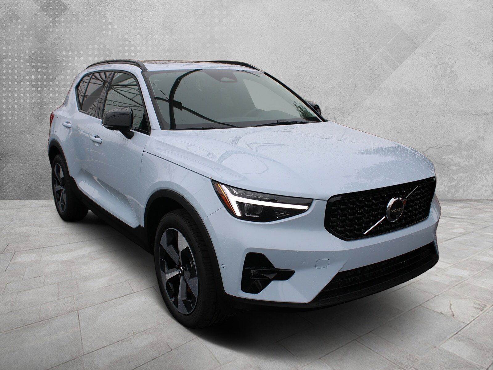 2026 VOLVO XC40