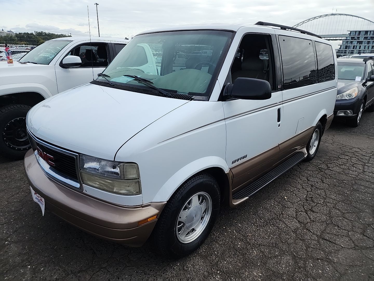 GMC Safari