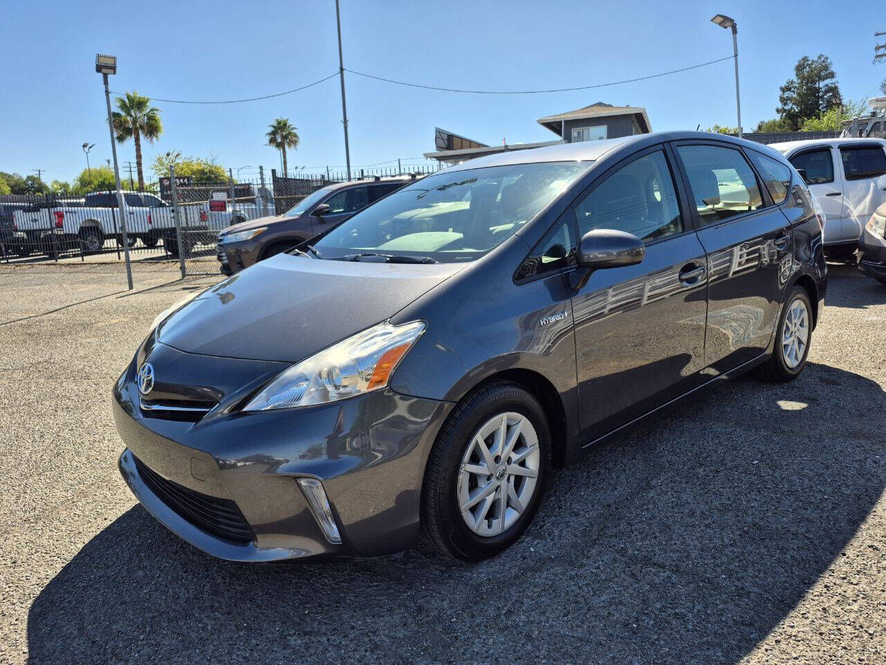 Toyota Prius V