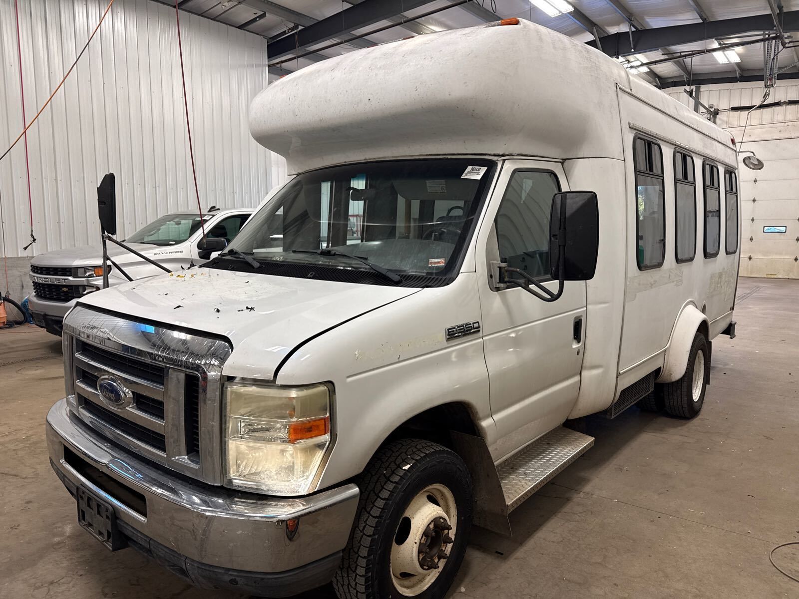 Ford E-350
