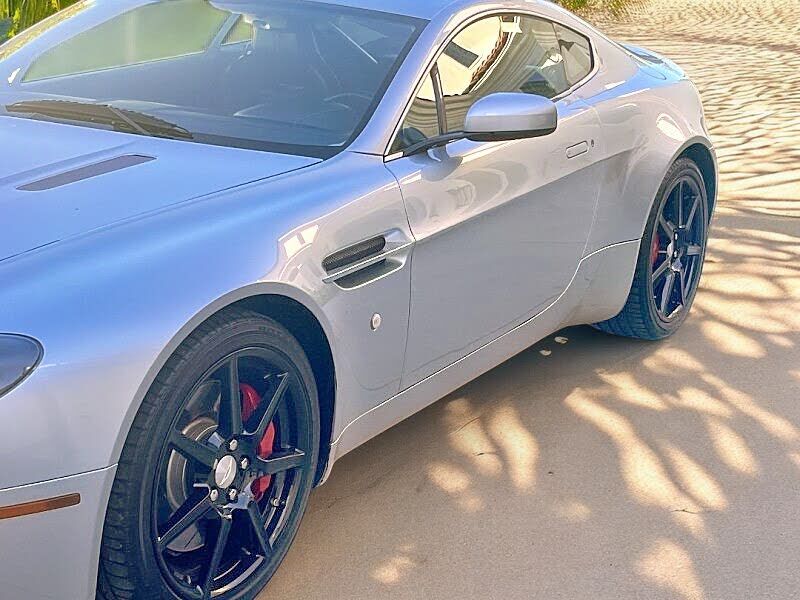 Aston Martin V8 Vantage
