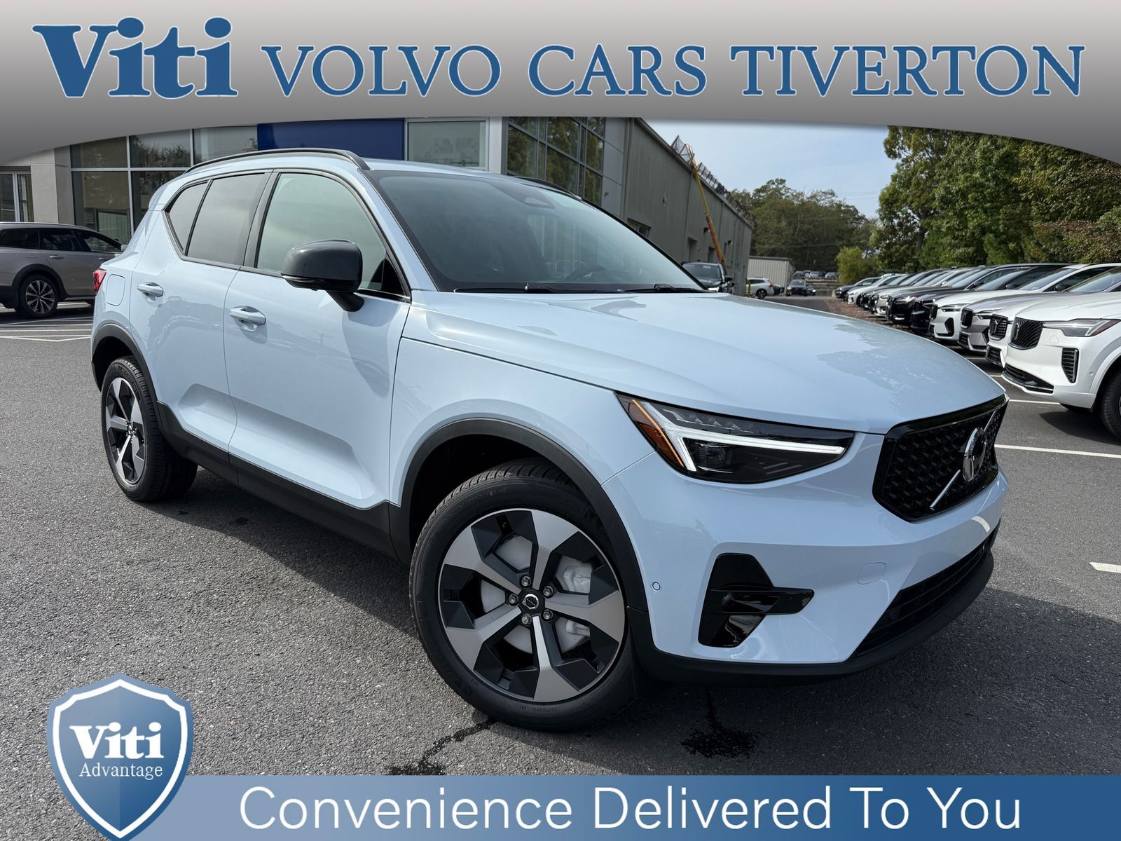 2026 VOLVO XC40