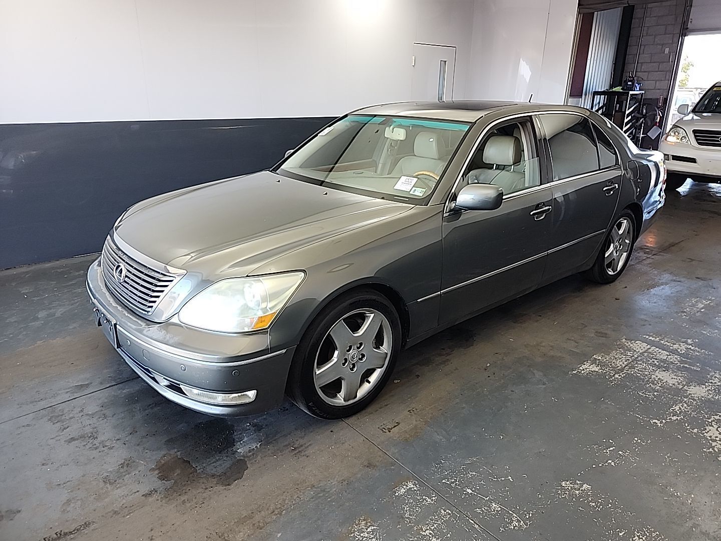 Lexus LS