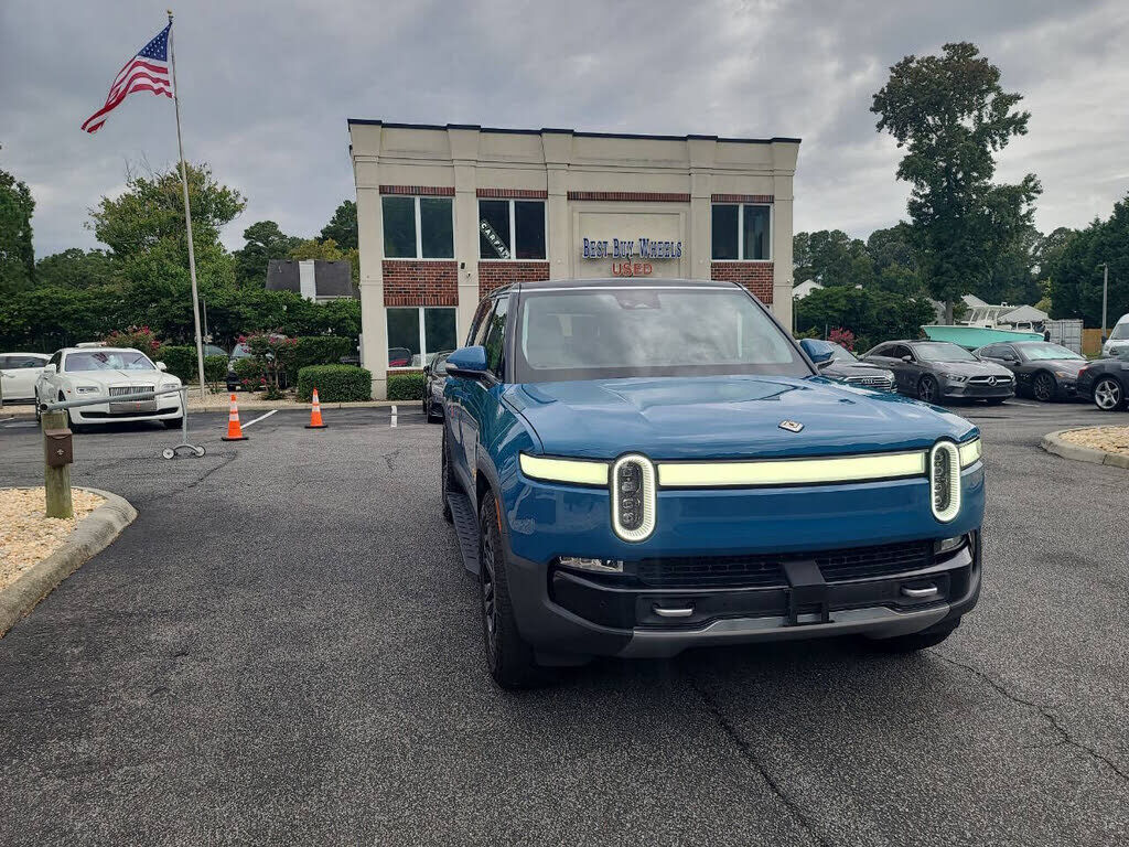 2023 RIVIAN R1S