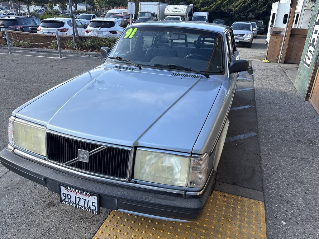 Volvo 240 Series